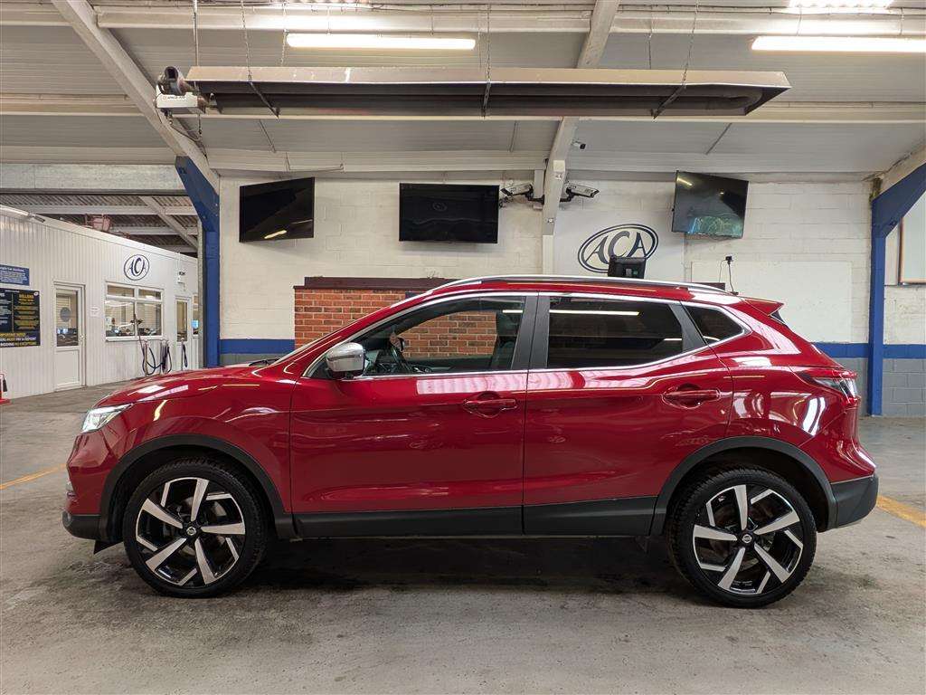 <p>2017 NISSAN QASHQAI TEKNA + DIG-T CVT</p>