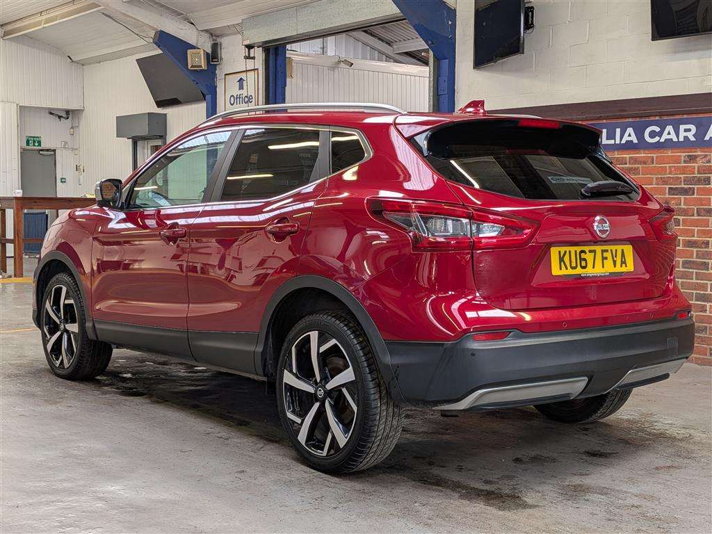 <p>2017 NISSAN QASHQAI TEKNA + DIG-T CVT</p>