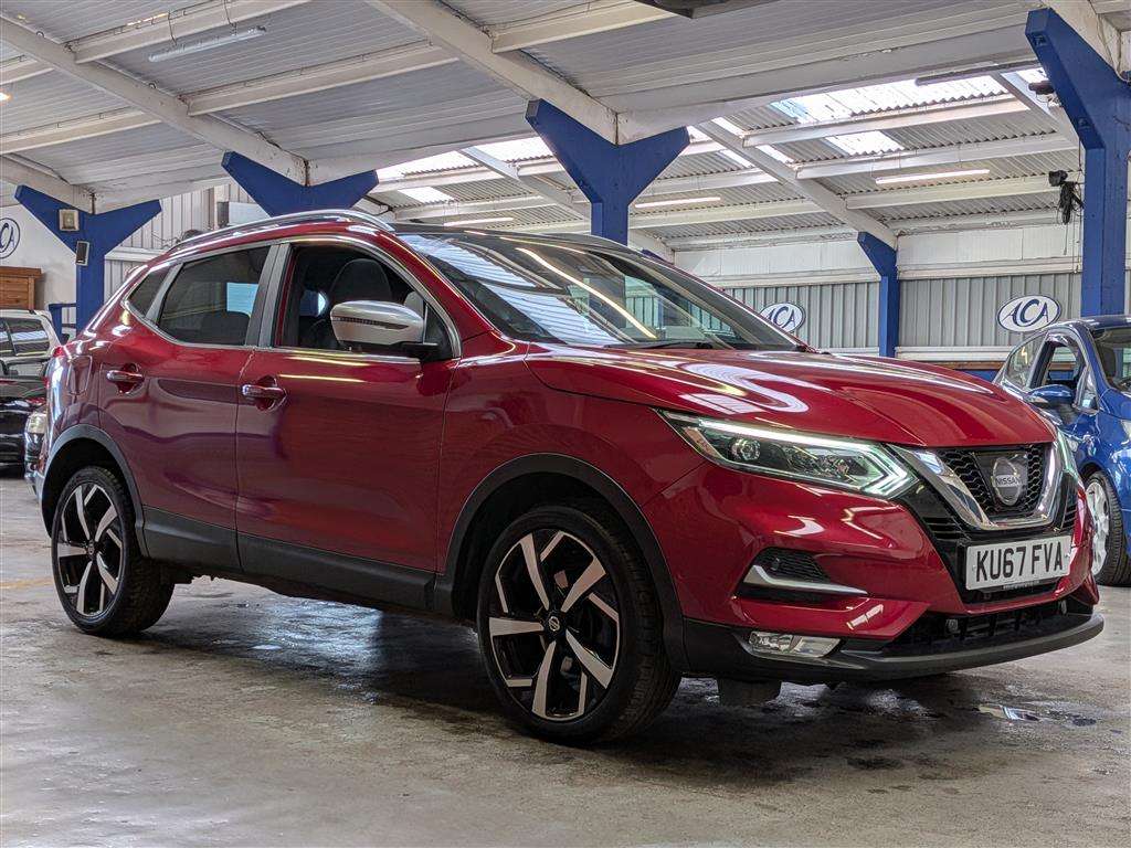 <p>2017 NISSAN QASHQAI TEKNA + DIG-T CVT</p>