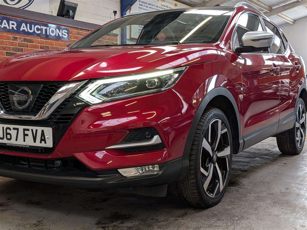<p>2017 NISSAN QASHQAI TEKNA + DIG-T CVT</p>