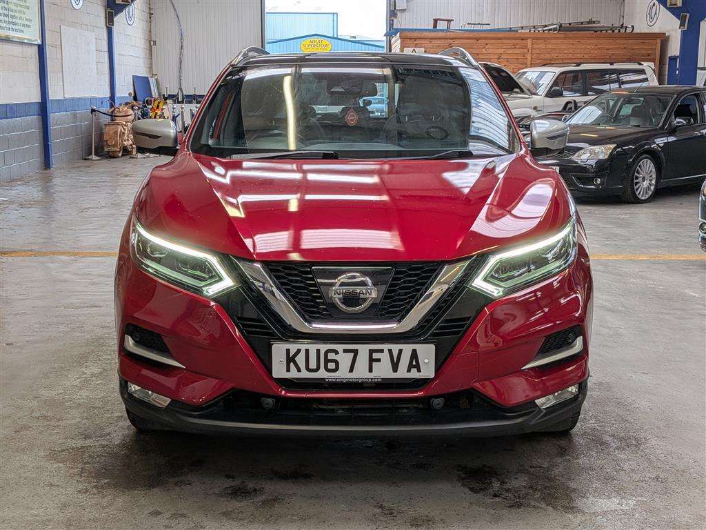 <p>2017 NISSAN QASHQAI TEKNA + DIG-T CVT</p>