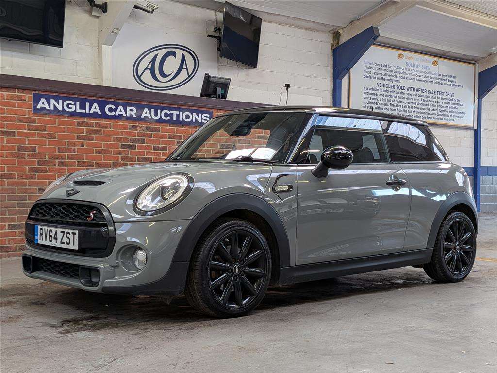 <p>2014 MINI COOPER S AUTO</p>