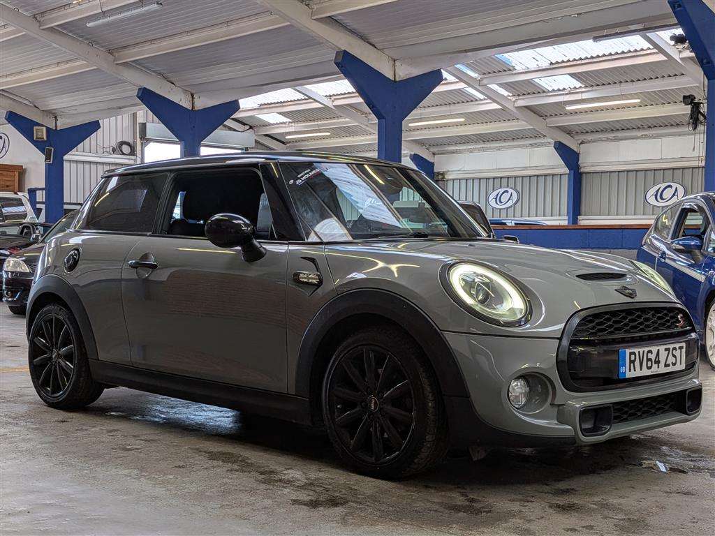 <p>2014 MINI COOPER S AUTO</p>