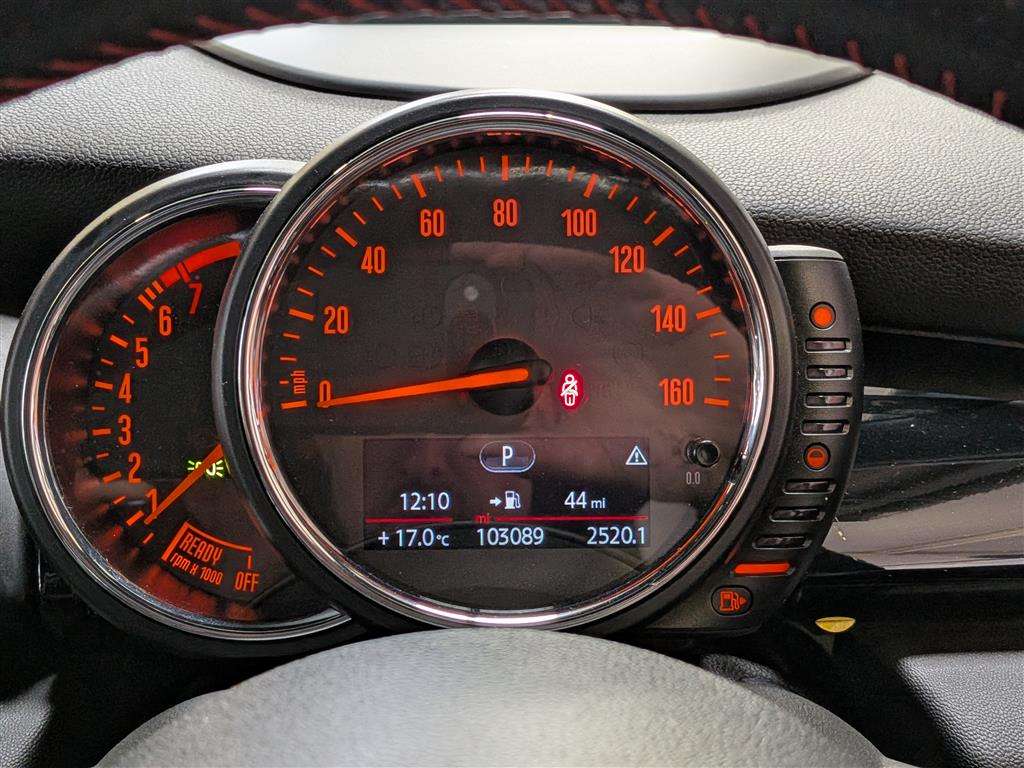 <p>2014 MINI COOPER S AUTO</p>