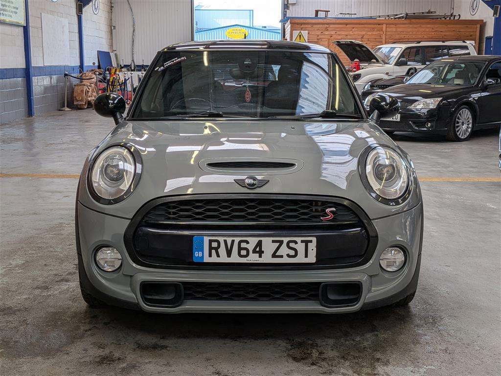 <p>2014 MINI COOPER S AUTO</p>