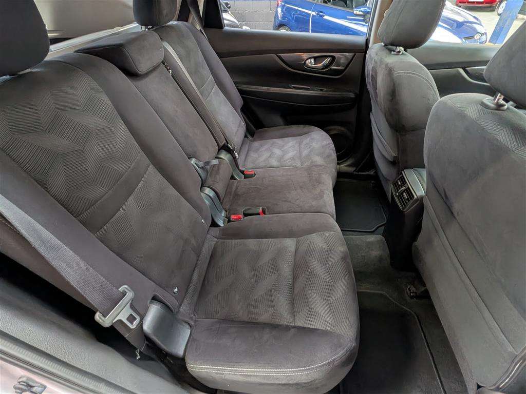 <p>2016 NISSAN X-TRAIL ACENTA DCI 4X4</p>
