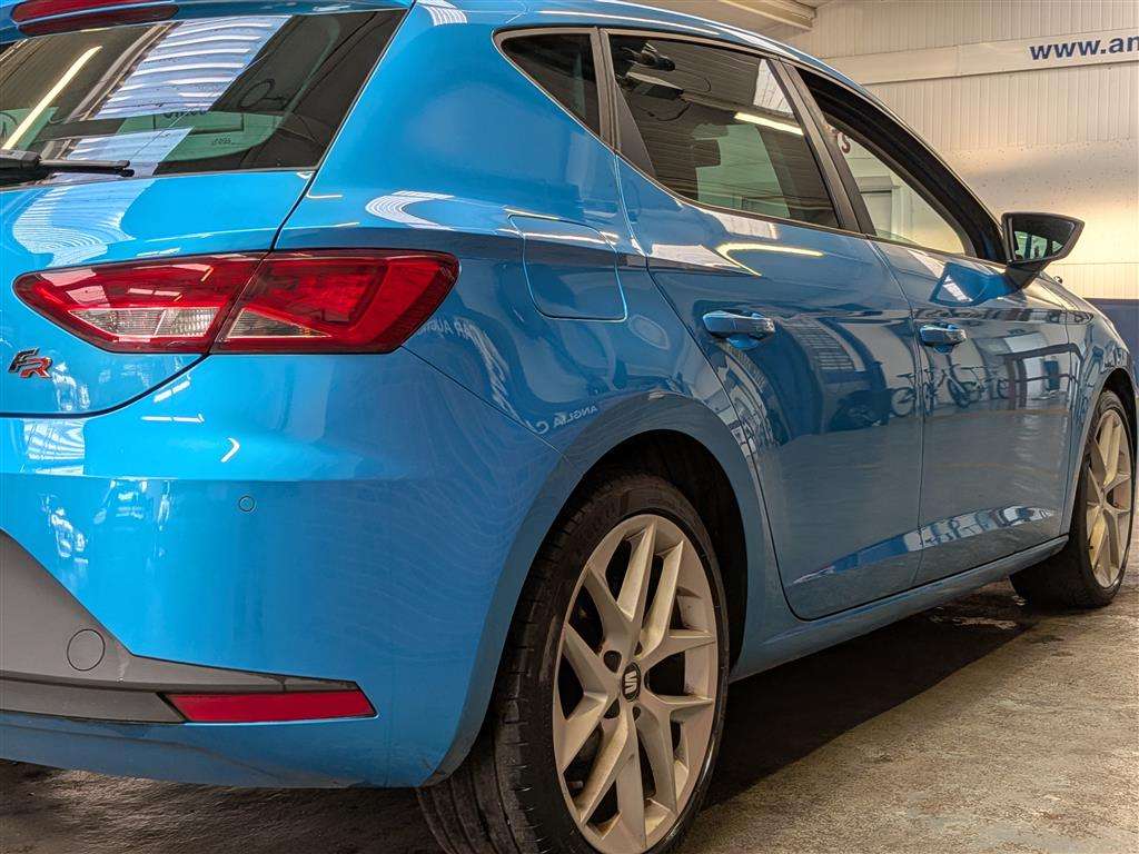 <p>2015 SEAT LEON FR TDI</p>