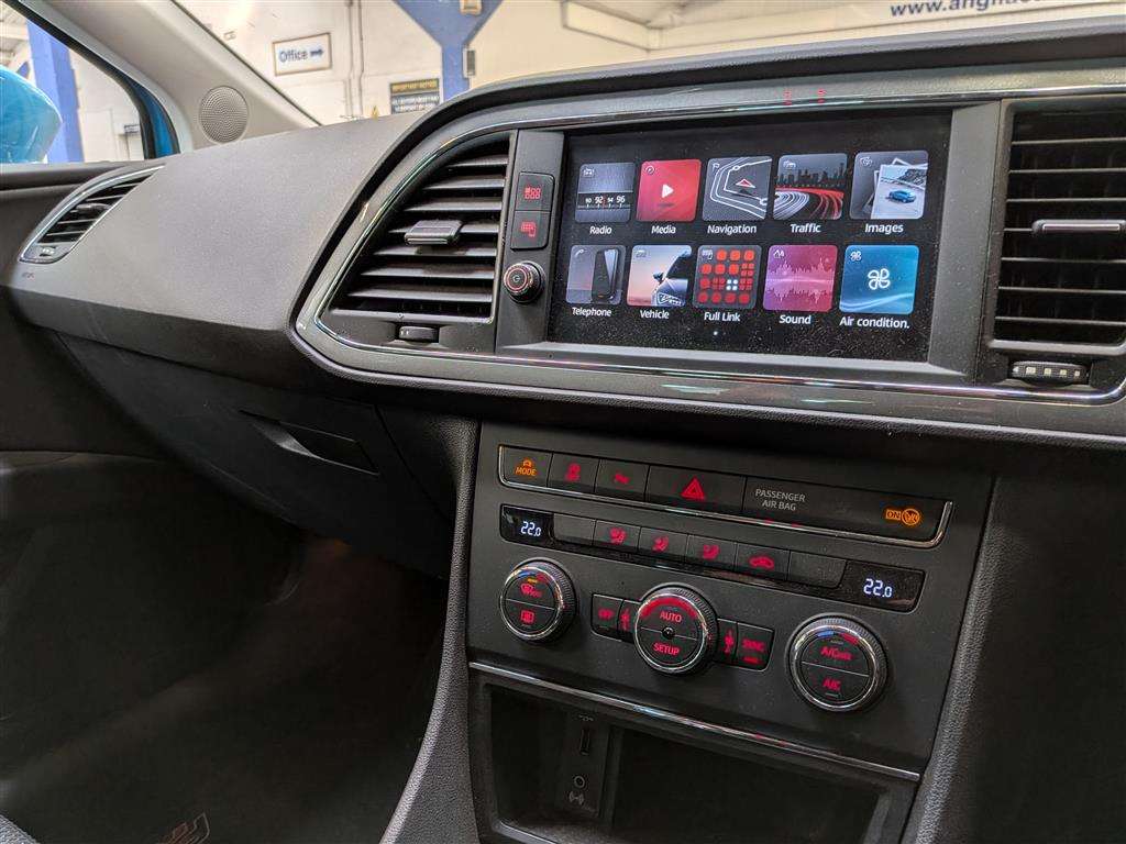 <p>2015 SEAT LEON FR TDI</p>