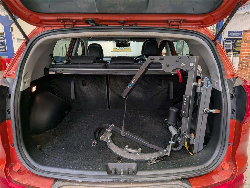 <p>2013 KIA SPORTAGE KX-3 CRDI</p>