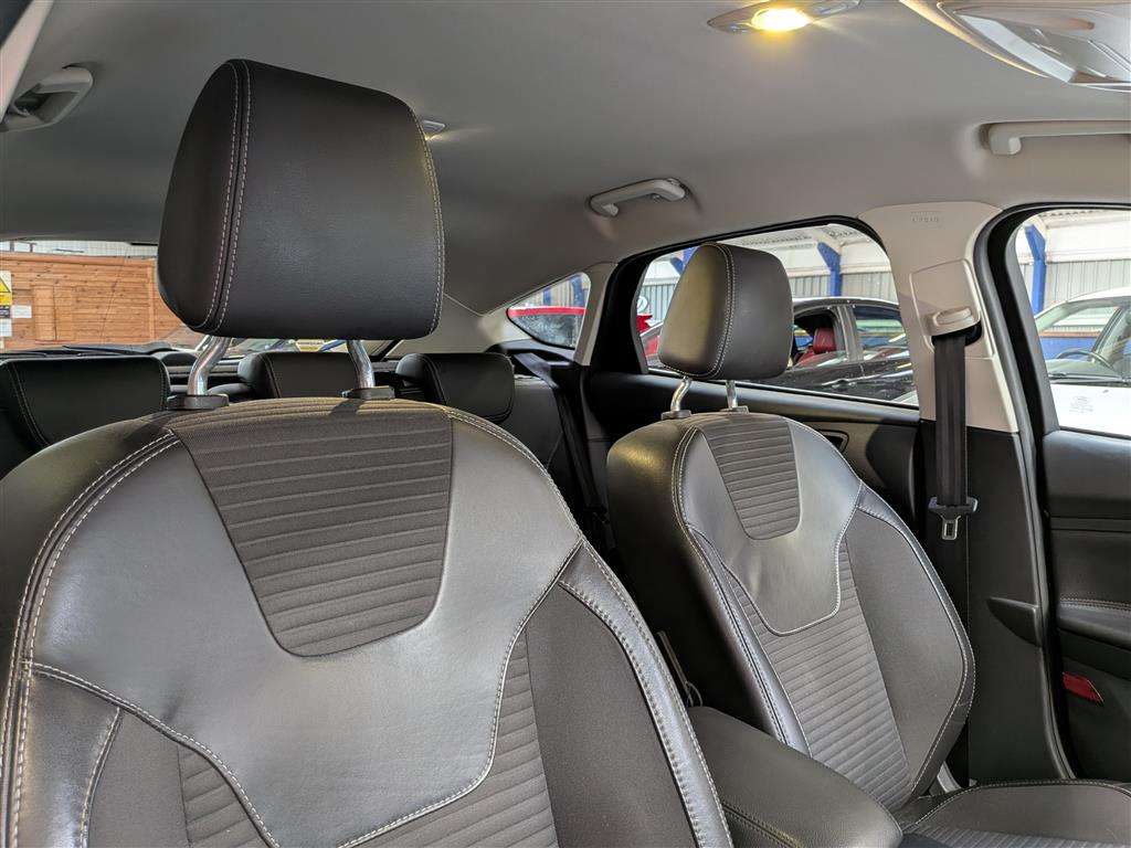 <p>2017 FORD FOCUS TITANIUM X TDCI</p>