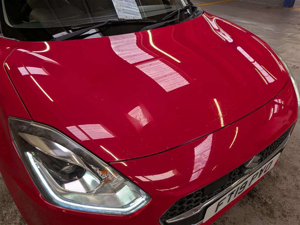 <p>2019 SUZUKI SWIFT SZ5 BOOSTERJET AUTO</p>