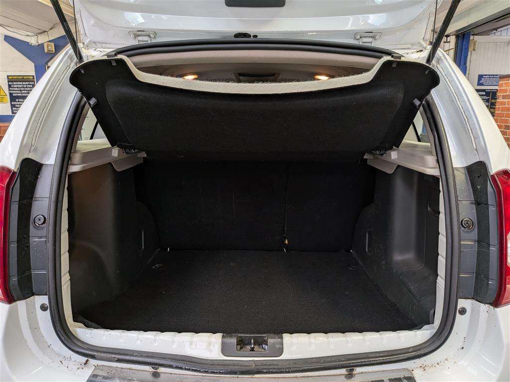 <p>2013 DACIA DUSTER LAUREATE DCI 4X2</p>