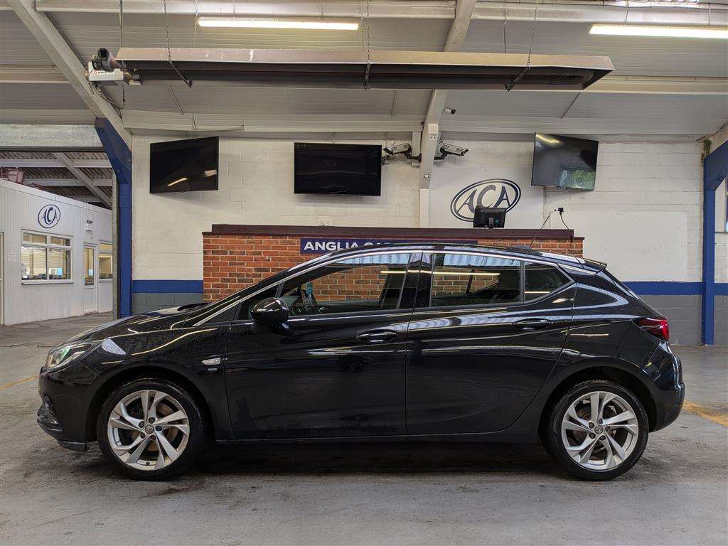 <p>2017 VAUXHALL ASTRA SRI CDTI AUTO</p>