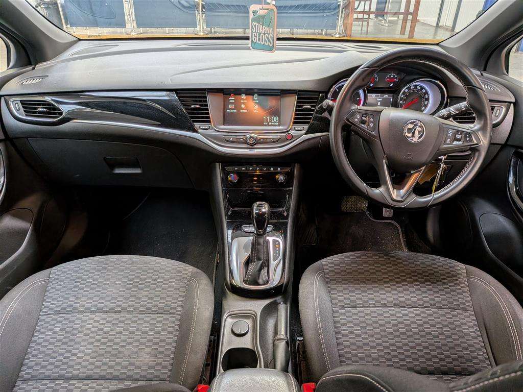 <p>2017 VAUXHALL ASTRA SRI CDTI AUTO</p>