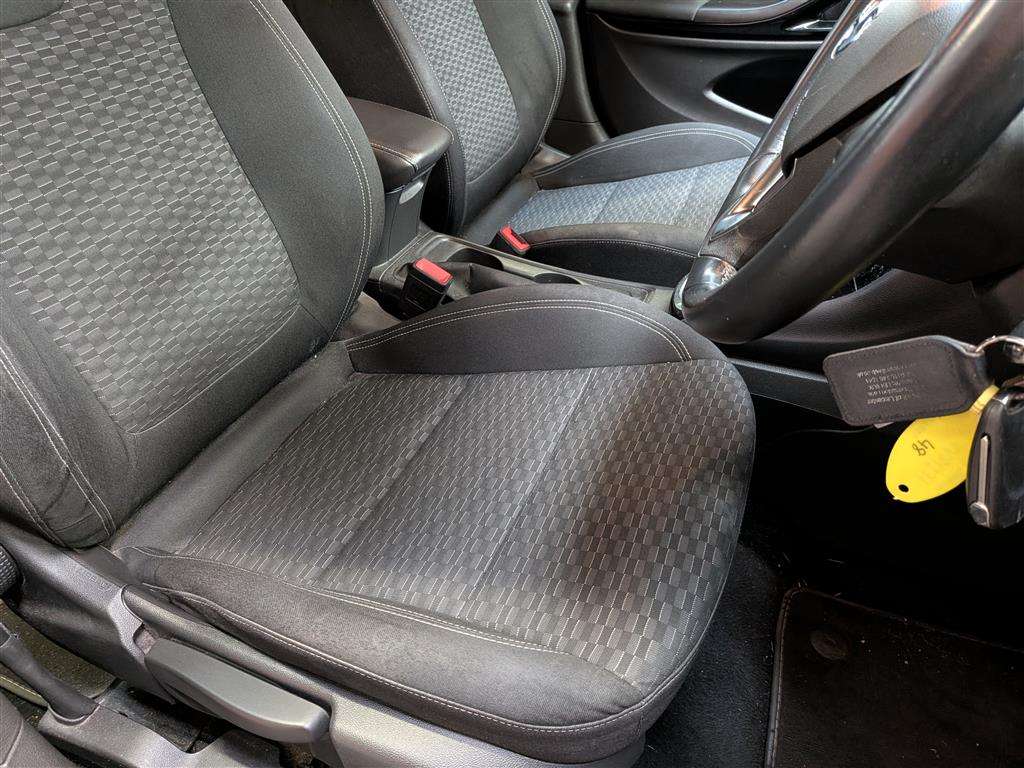 <p>2017 VAUXHALL ASTRA SRI CDTI AUTO</p>