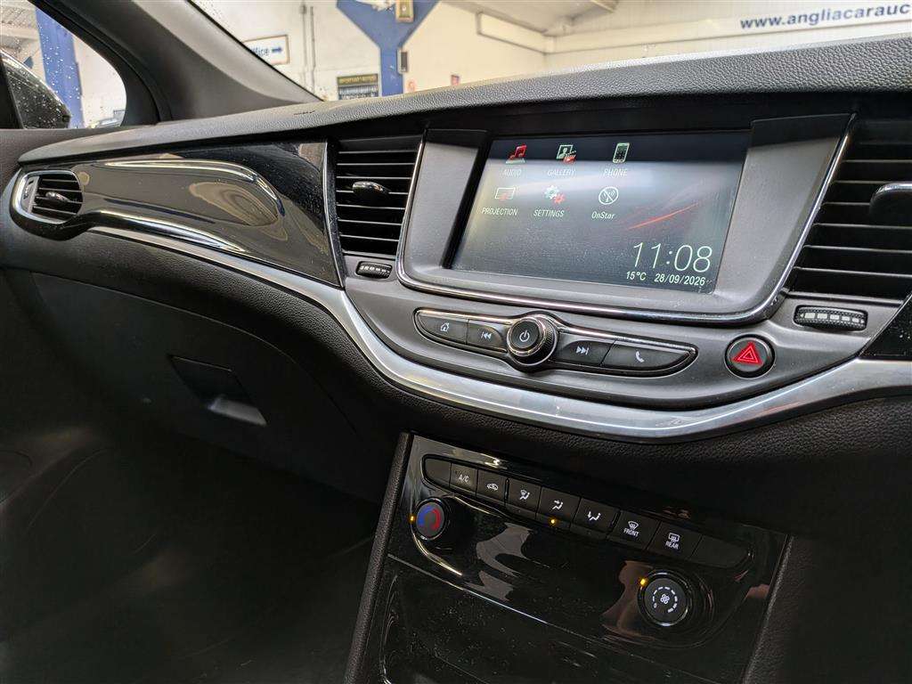 <p>2017 VAUXHALL ASTRA SRI CDTI AUTO</p>