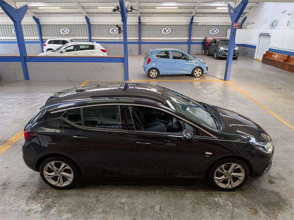 <p>2017 VAUXHALL ASTRA SRI CDTI AUTO</p>
