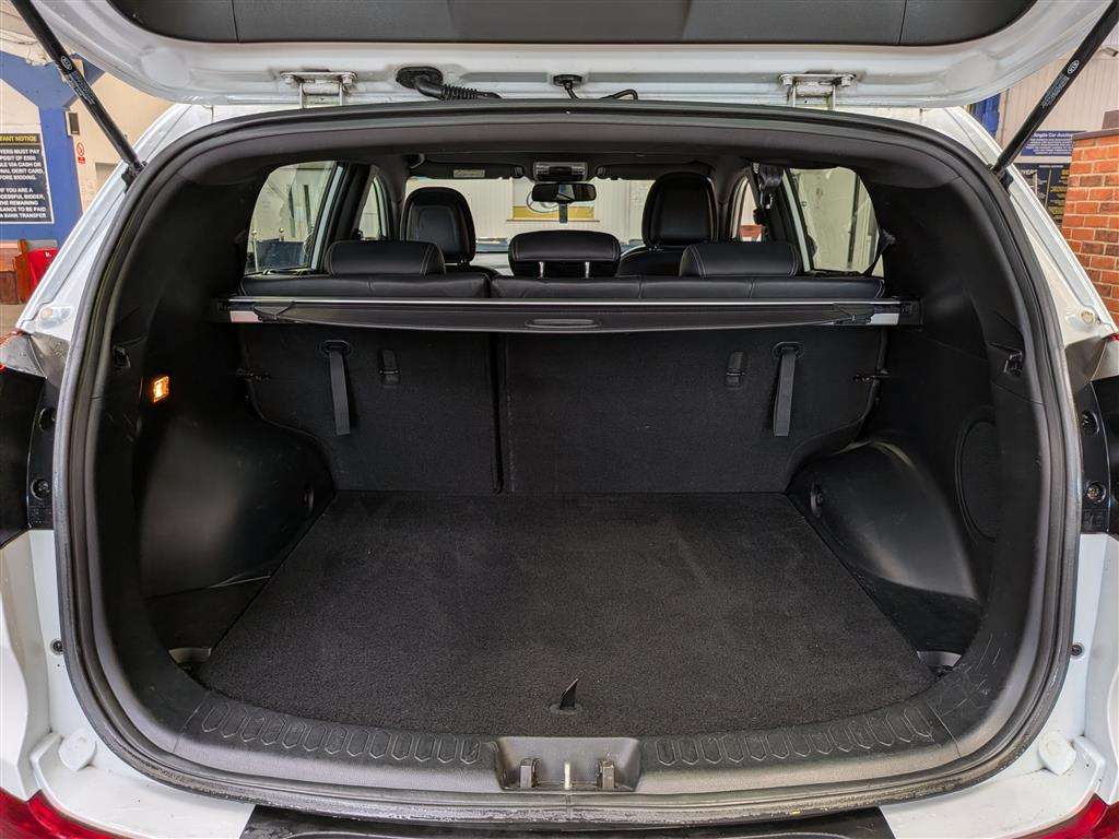 <p>2014 KIA SPORTAGE WHITE EDIT-N ISG</p>
