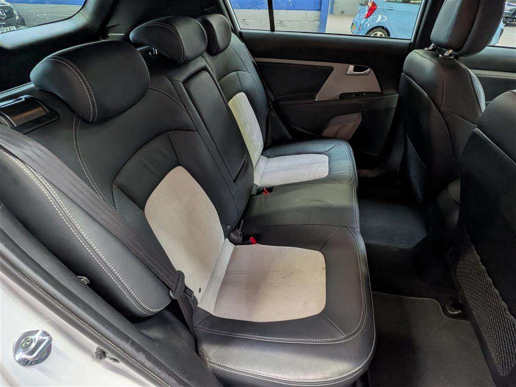 <p>2014 KIA SPORTAGE WHITE EDIT-N ISG</p>