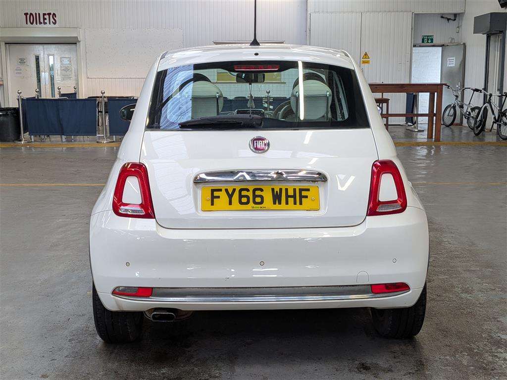 <p>2016 FIAT 500 LOUNGE</p>