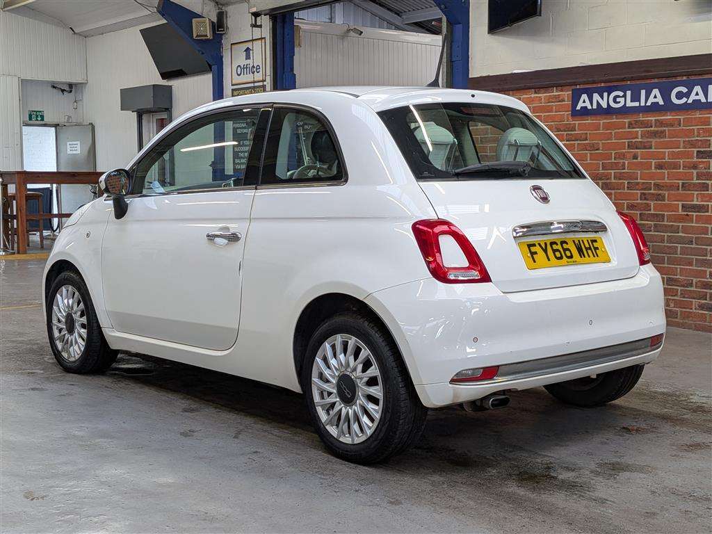 <p>2016 FIAT 500 LOUNGE</p>