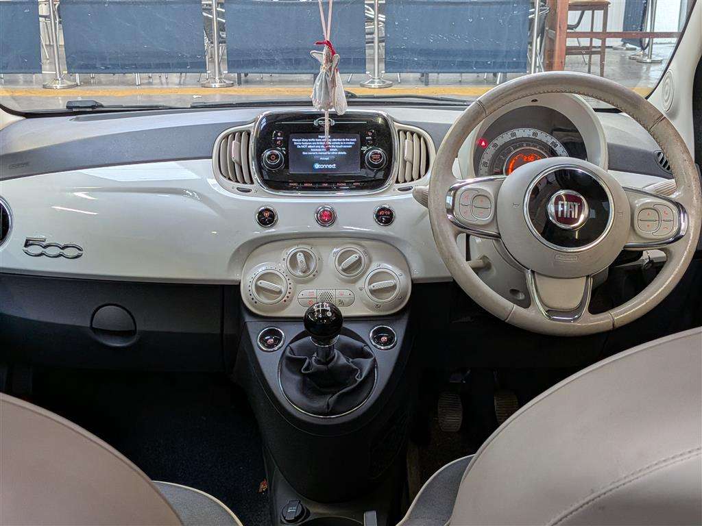 <p>2016 FIAT 500 LOUNGE</p>