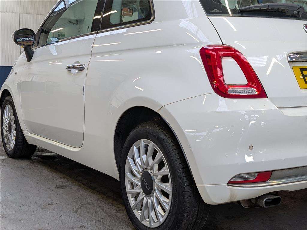 <p>2016 FIAT 500 LOUNGE</p>