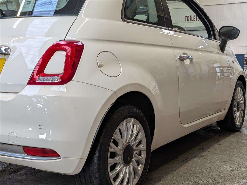 <p>2016 FIAT 500 LOUNGE</p>