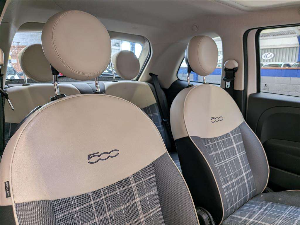 <p>2016 FIAT 500 LOUNGE</p>