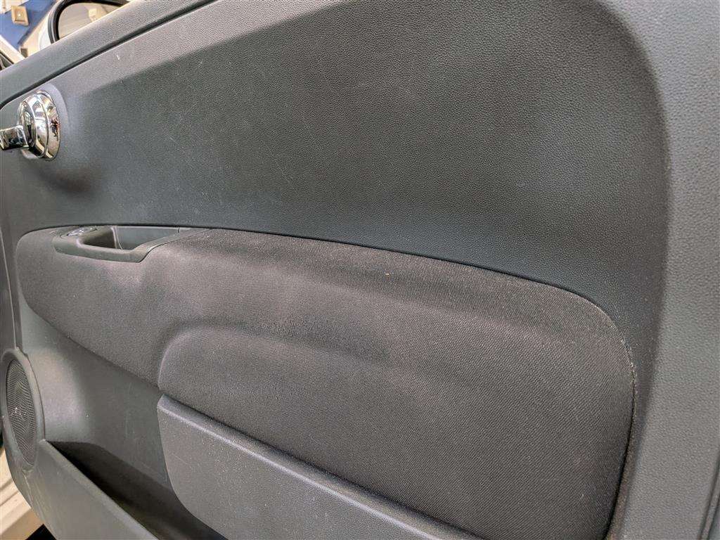 <p>2016 FIAT 500 LOUNGE</p>