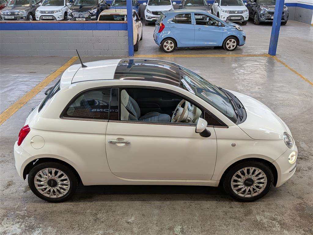 <p>2016 FIAT 500 LOUNGE</p>