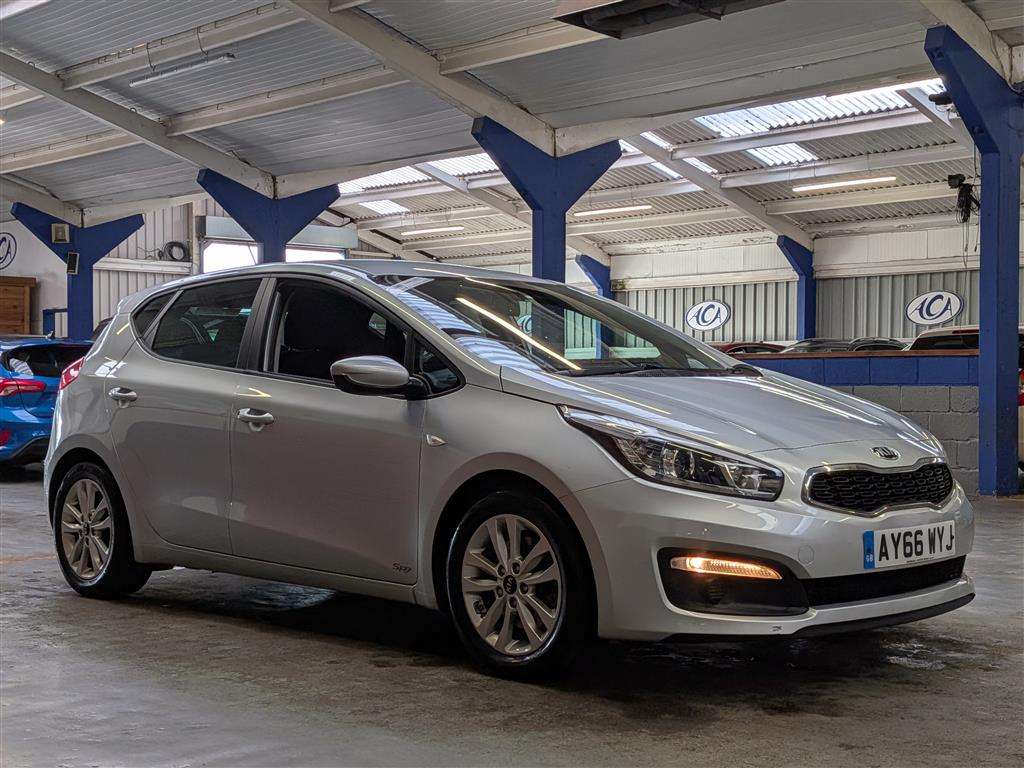 <p>2016 KIA CEED SR7</p>