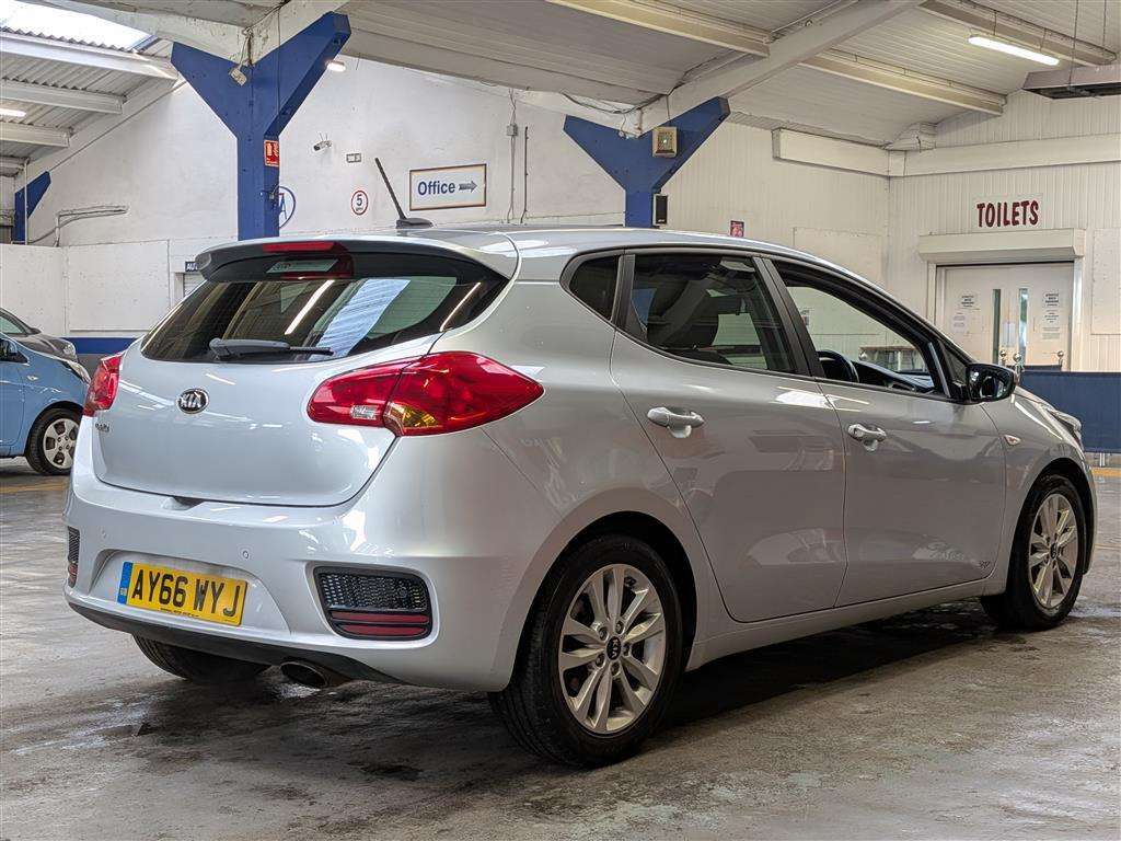 <p>2016 KIA CEED SR7</p>