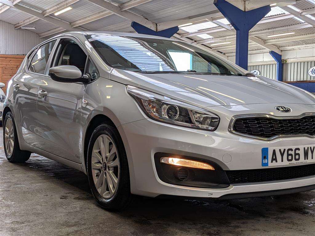 <p>2016 KIA CEED SR7</p>