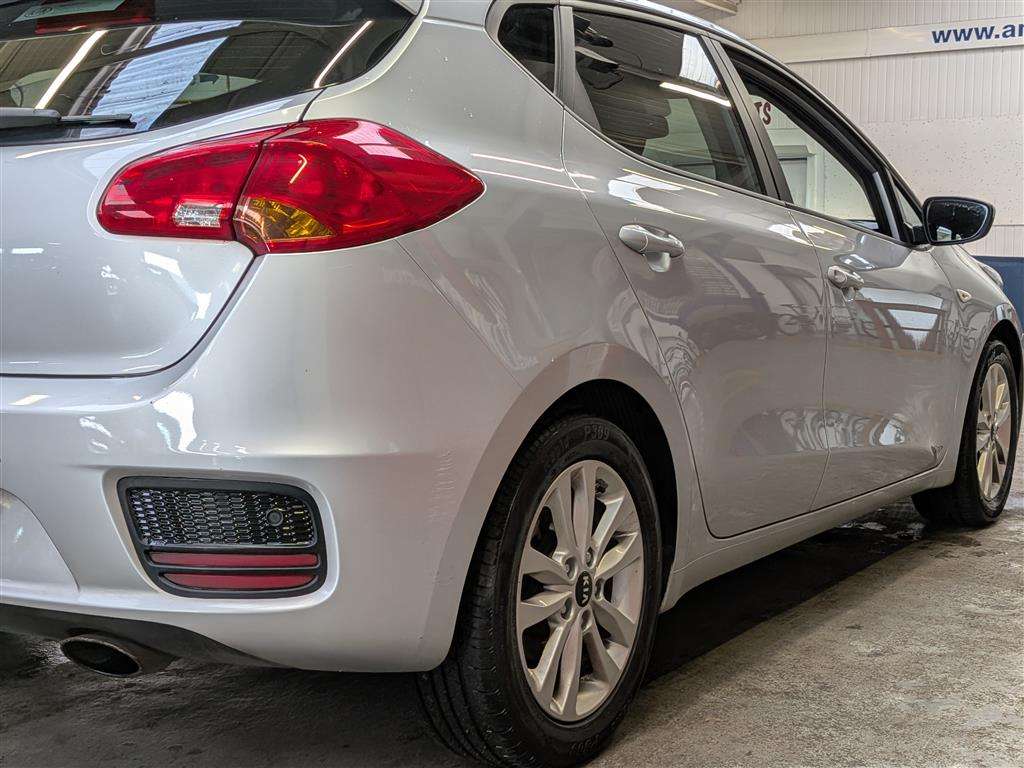 <p>2016 KIA CEED SR7</p>