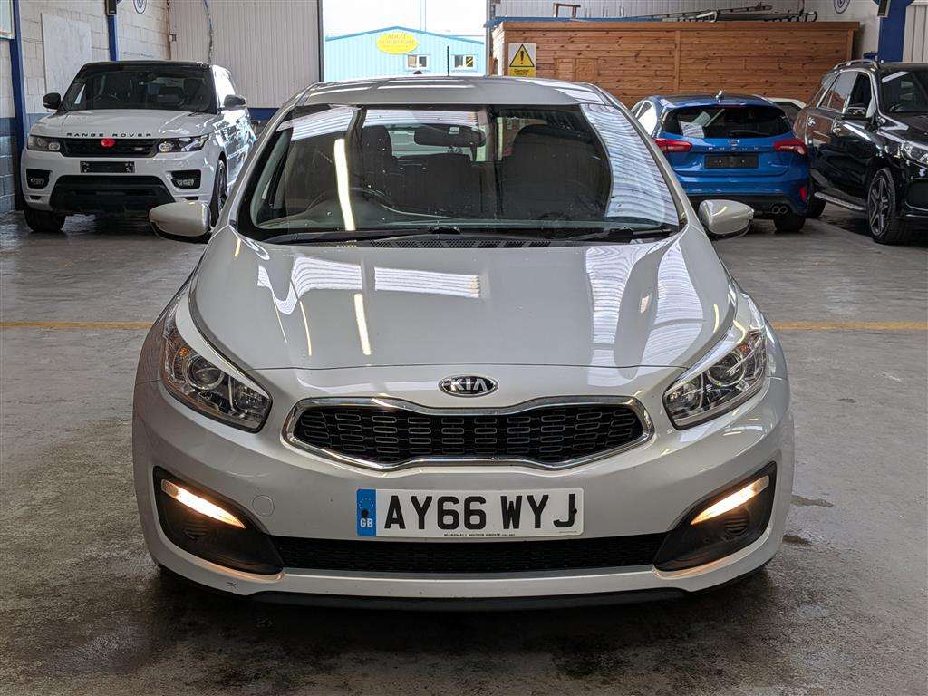 <p>2016 KIA CEED SR7</p>