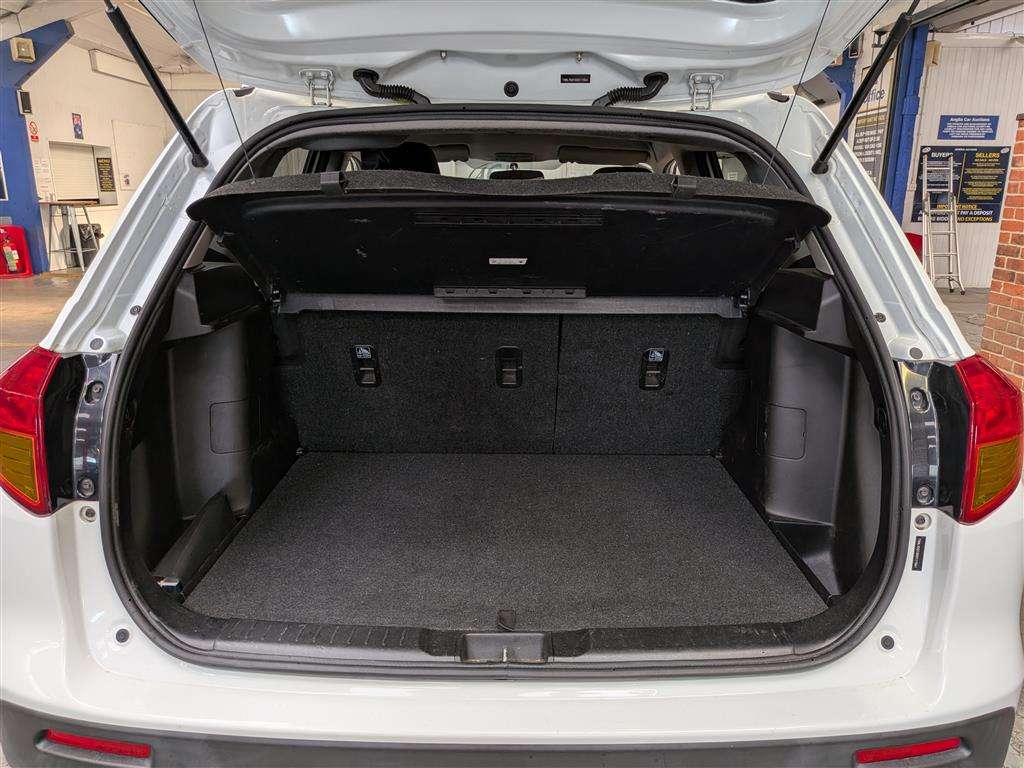 <p>2015 SUZUKI VITARA SZ-T</p>