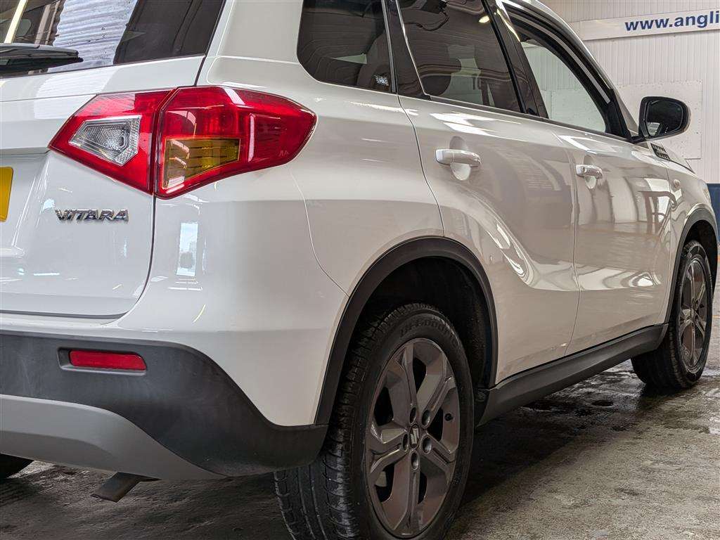 <p>2015 SUZUKI VITARA SZ-T</p>