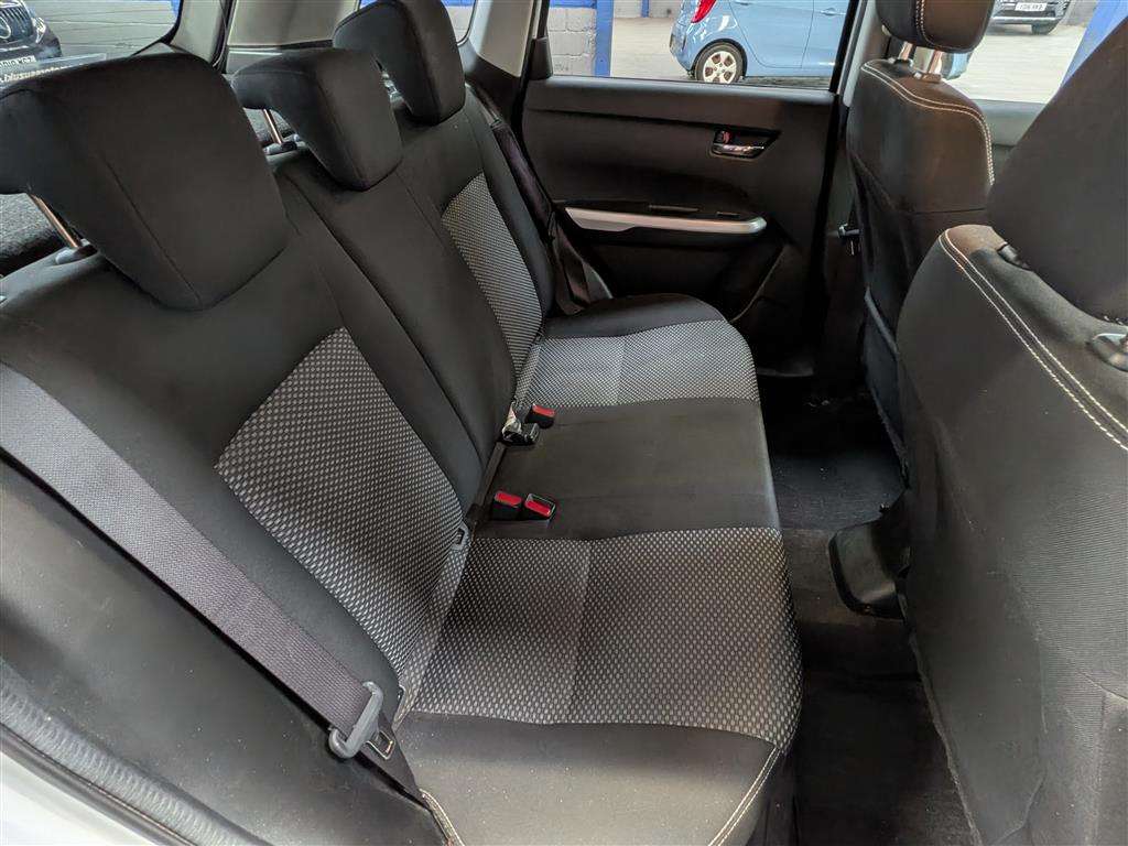 <p>2015 SUZUKI VITARA SZ-T</p>