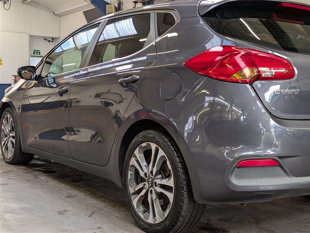 <p>2014 KIA CEED 4 ECODYNAMICS CRDI</p>