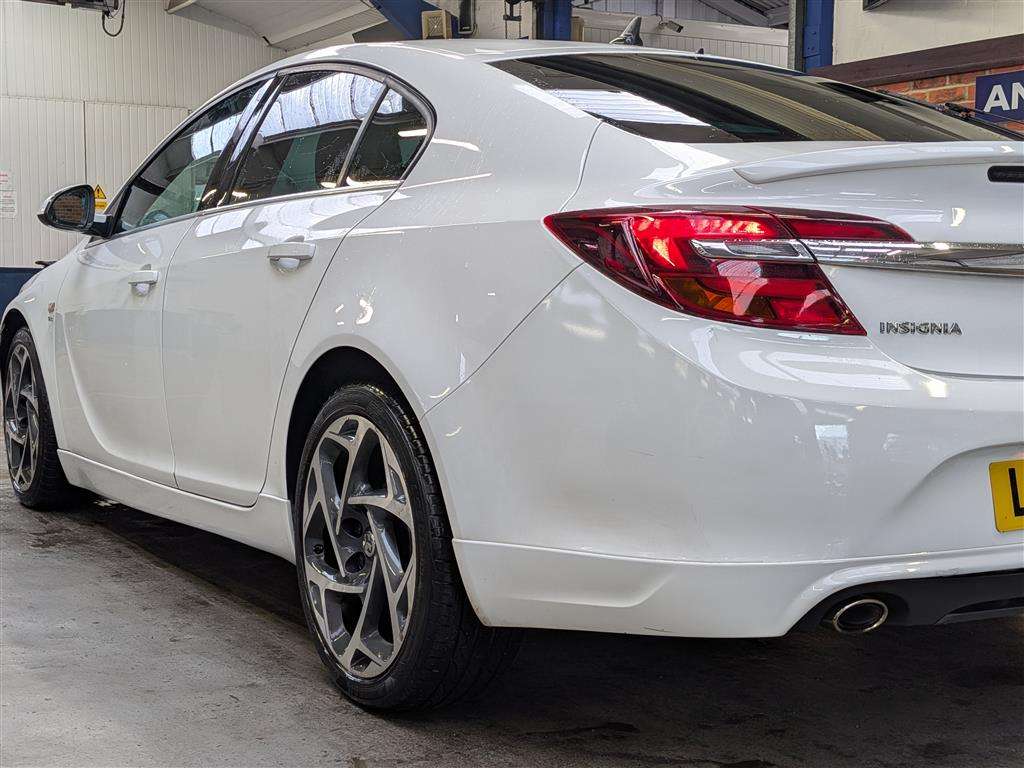 <p>2016 VAUXHALL INSIG SRI NAV VX CDTI EFL</p>