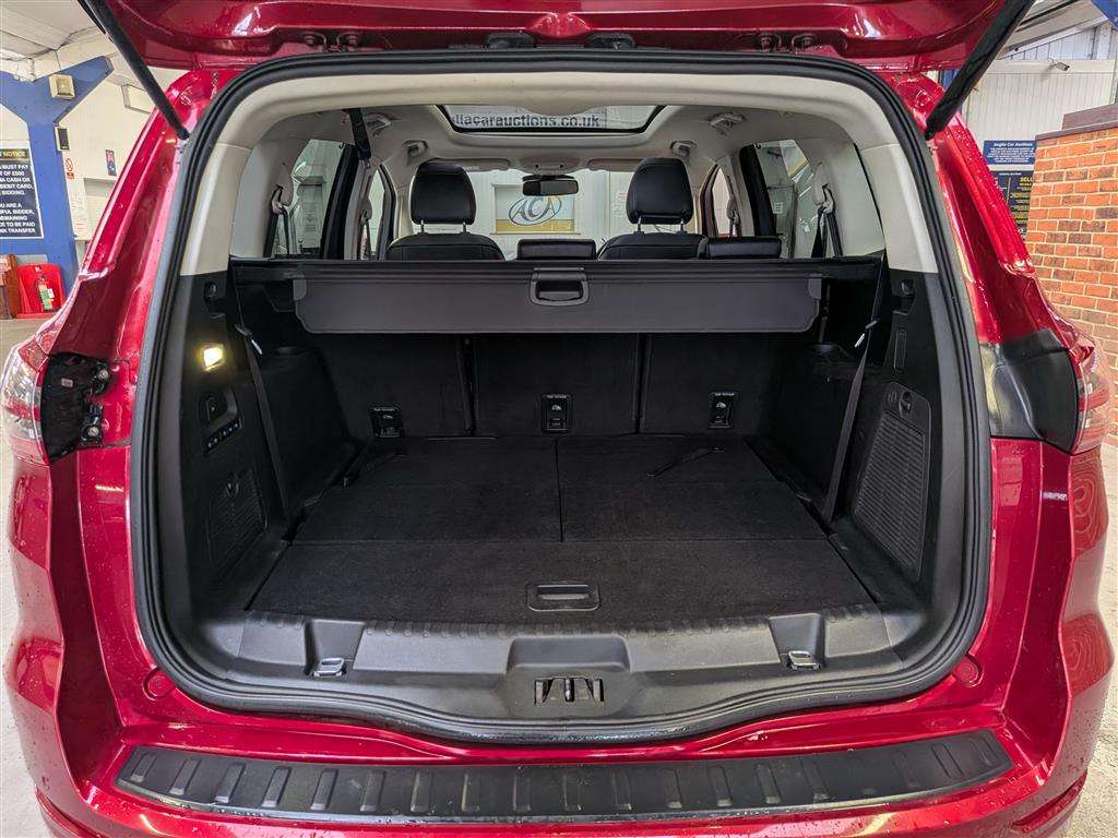 <p>2015 FORD S-MAX TITANIUM TDCI AUTO</p>