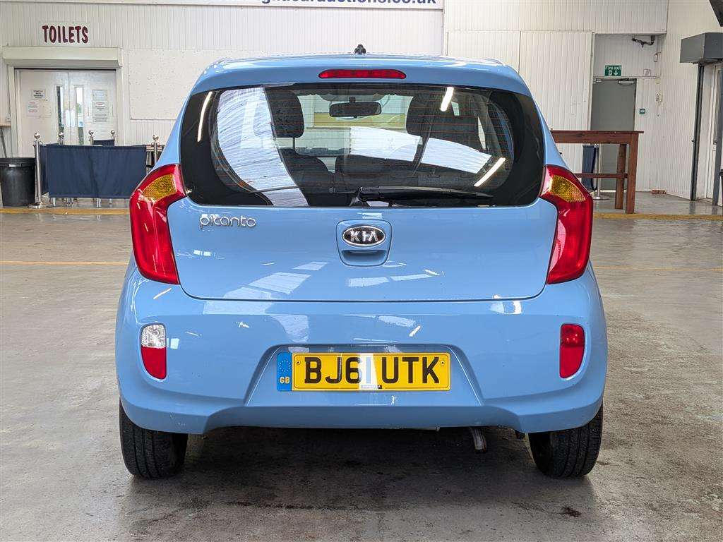 <p>2011 KIA PICANTO 1 AIR</p>