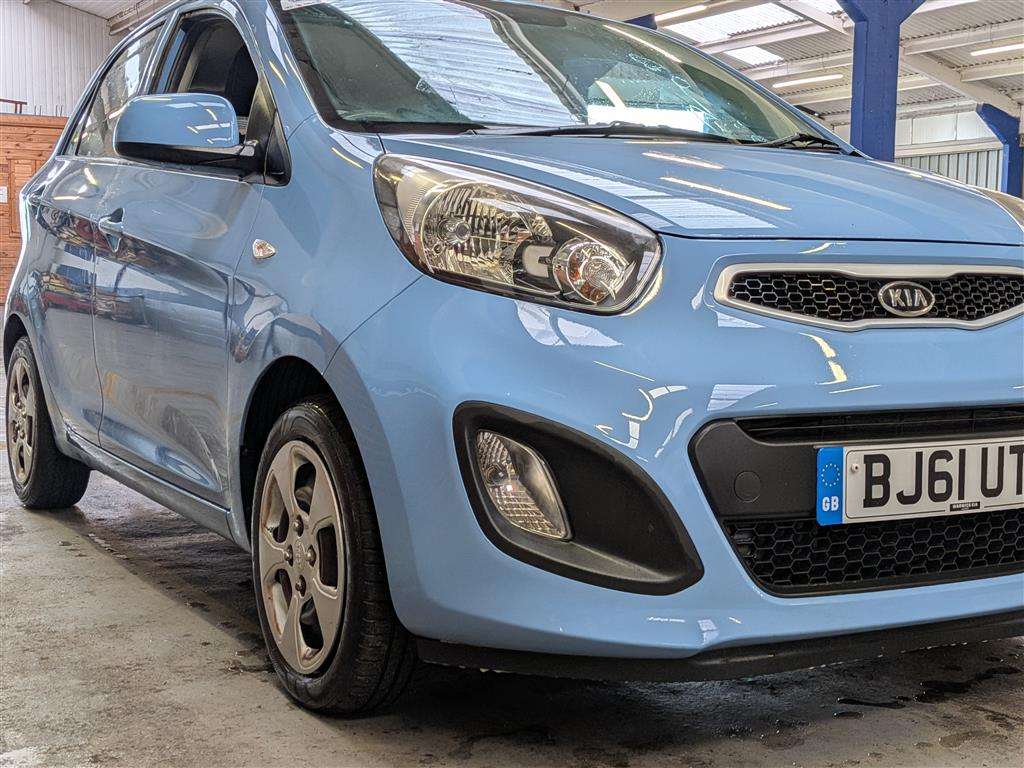 <p>2011 KIA PICANTO 1 AIR</p>