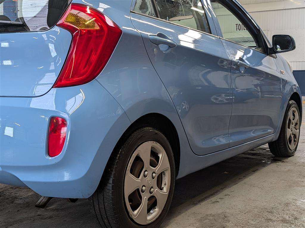 <p>2011 KIA PICANTO 1 AIR</p>