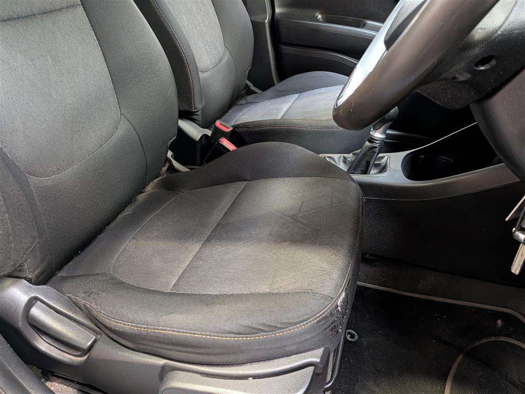 <p>2011 KIA PICANTO 1 AIR</p>
