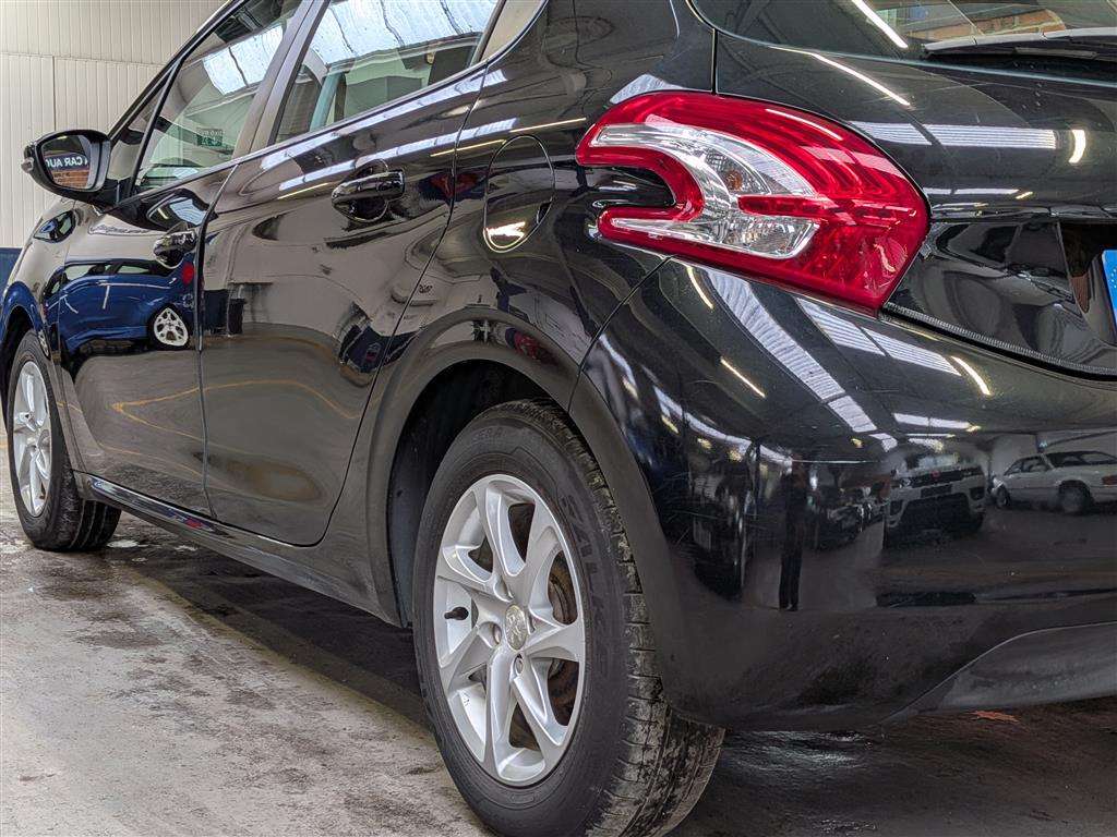 <p>2014 PEUGEOT 208 ACTIVE</p>