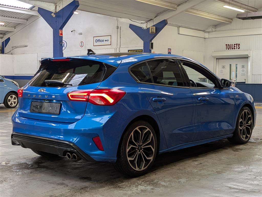 <p>2019 FORD FOCUS ST-LINE X ECOBLUE</p>