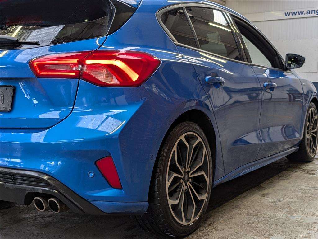<p>2019 FORD FOCUS ST-LINE X ECOBLUE</p>