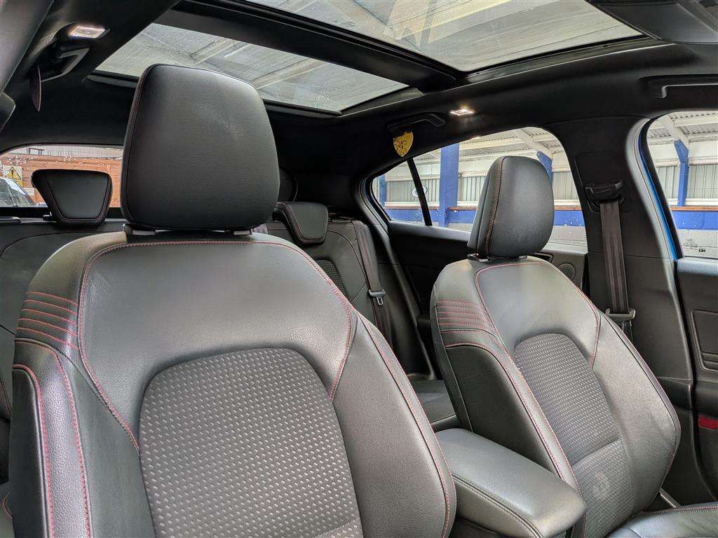 <p>2019 FORD FOCUS ST-LINE X ECOBLUE</p>